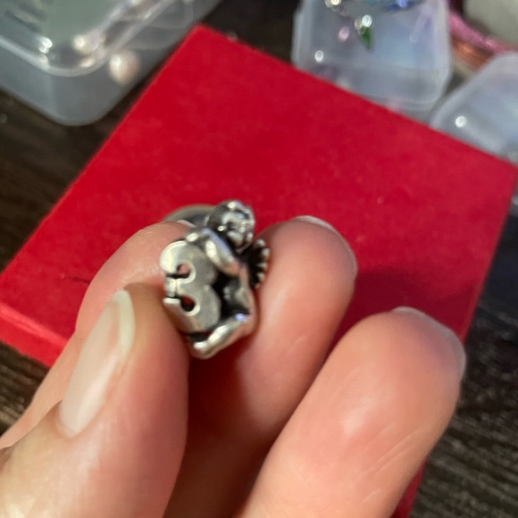 925 Silver cherub holding the #3 Chamilia Bead - Picture 10 of 10